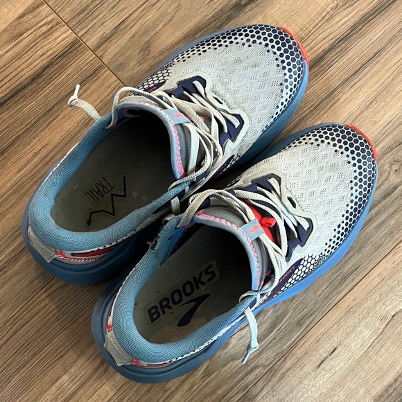 Brooks Caldera 6 - Picture 3 of 7